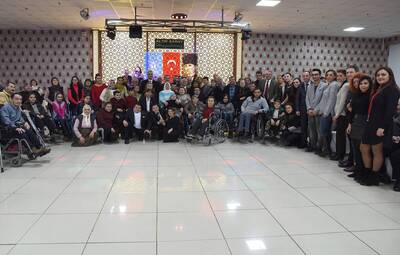DERDİNİZ DERDİMİZ, SEVİNCİNİZ SEVİNCİMİZ...