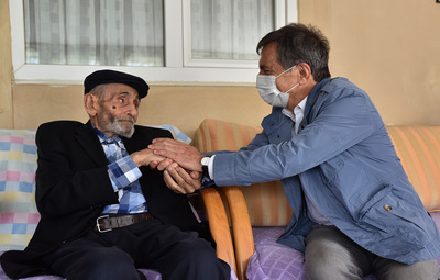 BAŞKAN ATAÇ'TAN MEHMET DEDE'YE ZİYARET