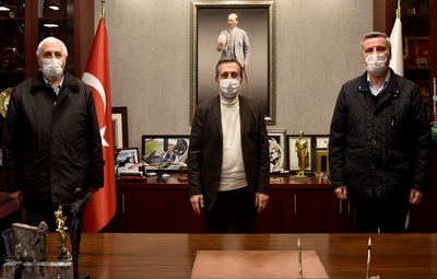 SİVRİHİSARLILARDAN BAŞKAN ATAÇ'A ZİYARET