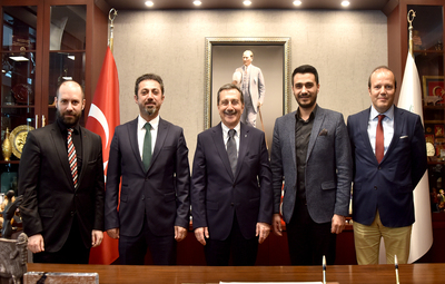 FİKİR ALIŞVERİŞİNDE BULUNDULAR