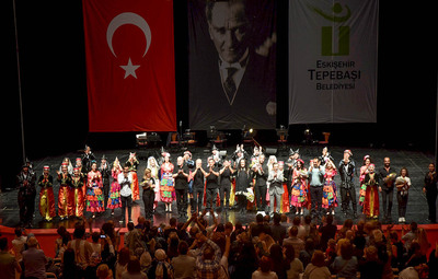 HALK DANSLARI RÜZGAR GİBİ ESTİ