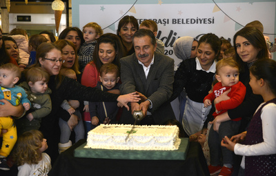 BAŞKAN ATAÇ BEBEK SEVİNCİNE ORTAK OLDU
