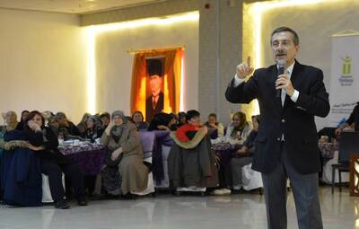 BAŞKAN ATAÇ SOSYAL BELEDİYECİLİĞİN ALTINI ÇİZDİ
