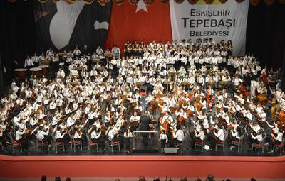ÇOCUK SENFONİ ORKESTRASI 3 YAŞINDA!