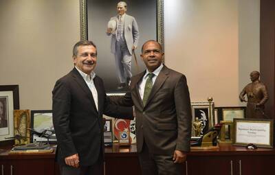 BAŞKAN ATAÇ, KÜBA BÜYÜKELÇİSİ NUNEZ'İ AĞIRLADI